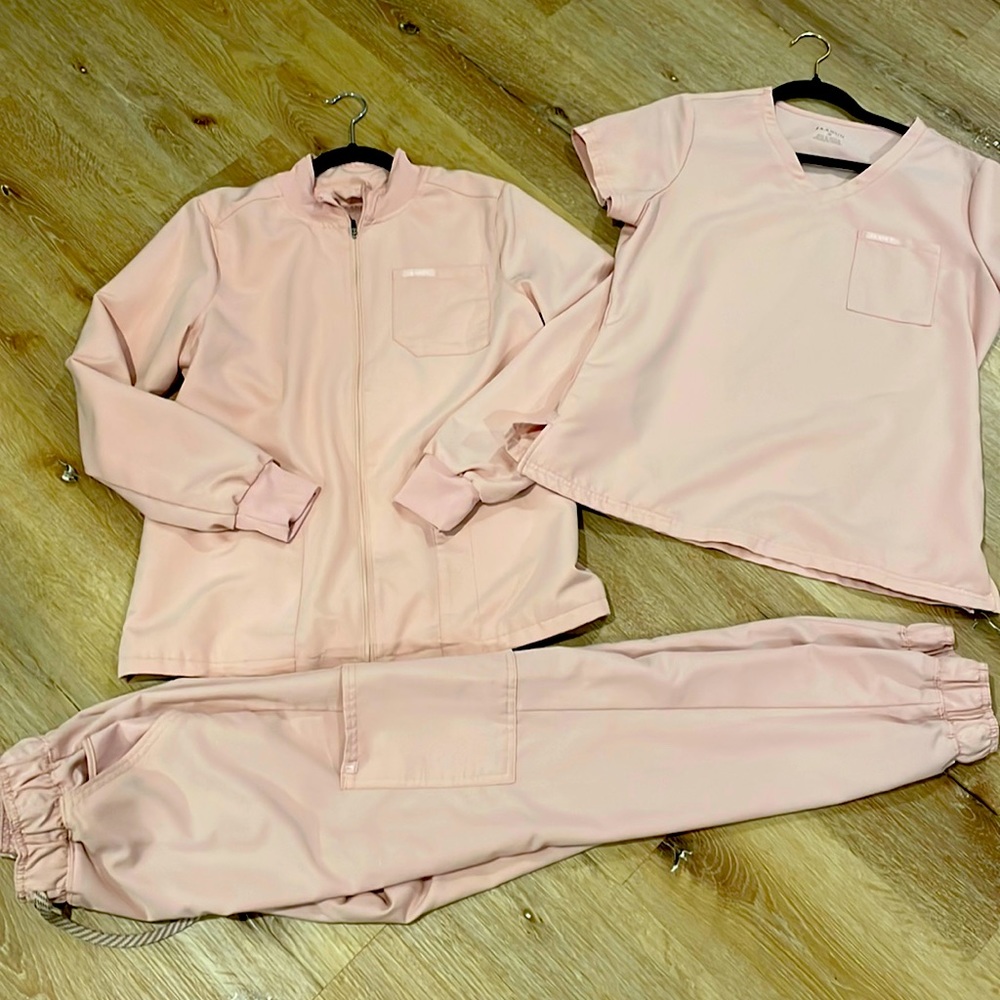 Jaanuu blush pink scrub set.